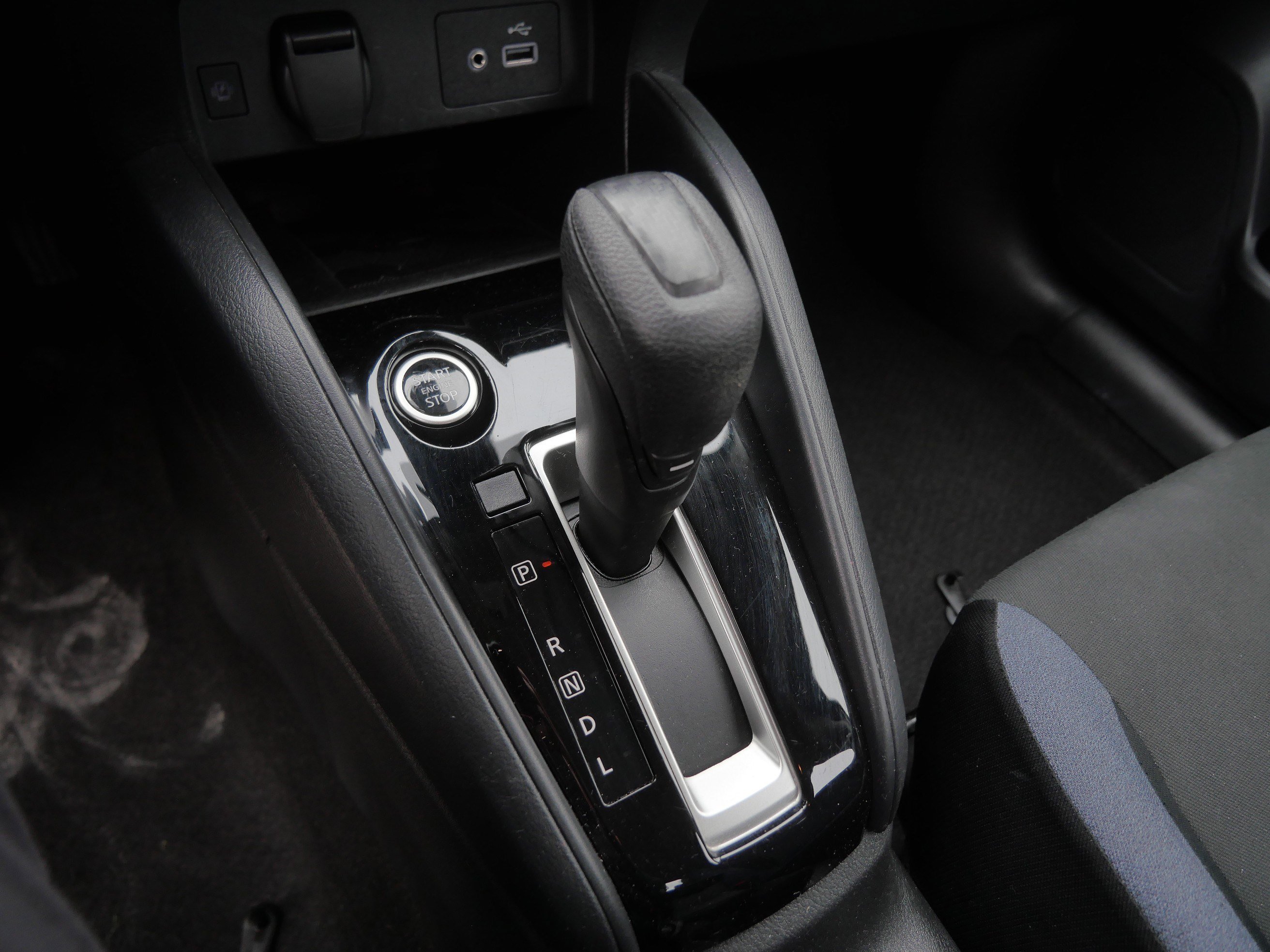 2025 Nissan Versa Sedan SV - Photo 24