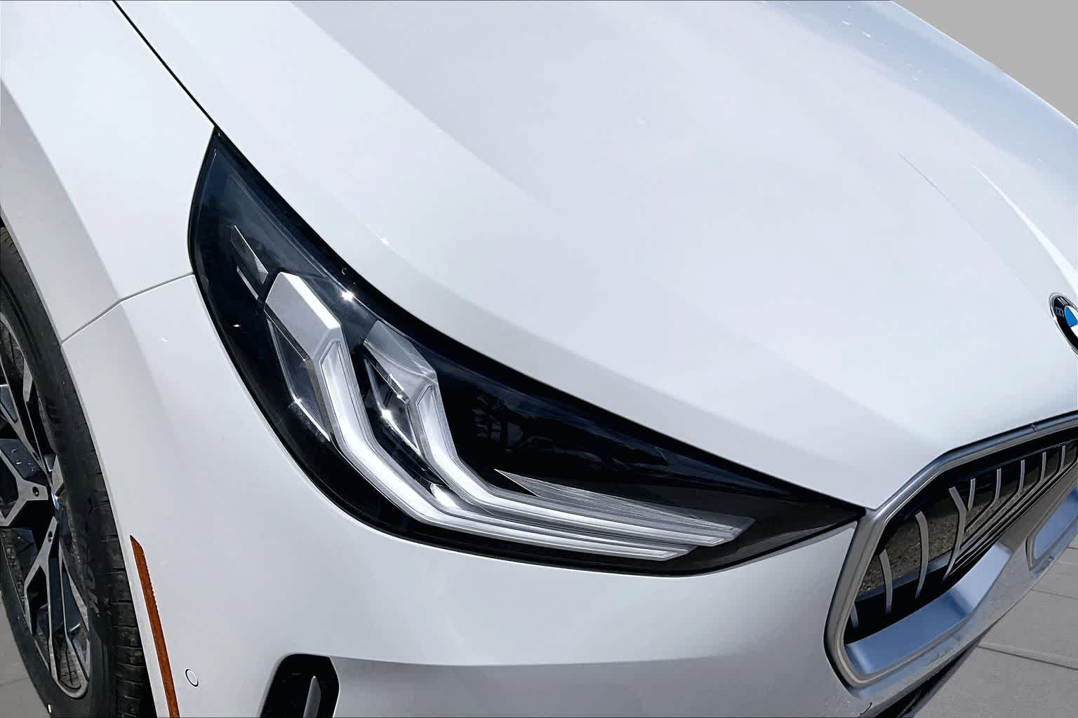 New 2026 Alpine White BMW 30 xDrive image 13