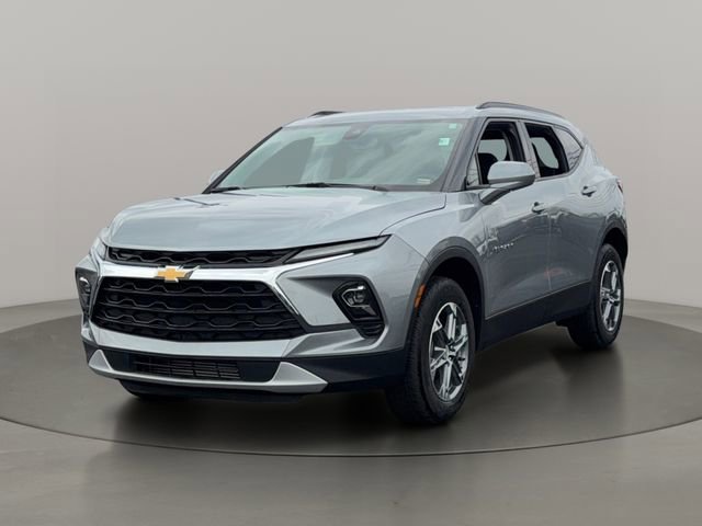 Used 2024 Sterling Gray Metallic Chevrolet 2LT image 4