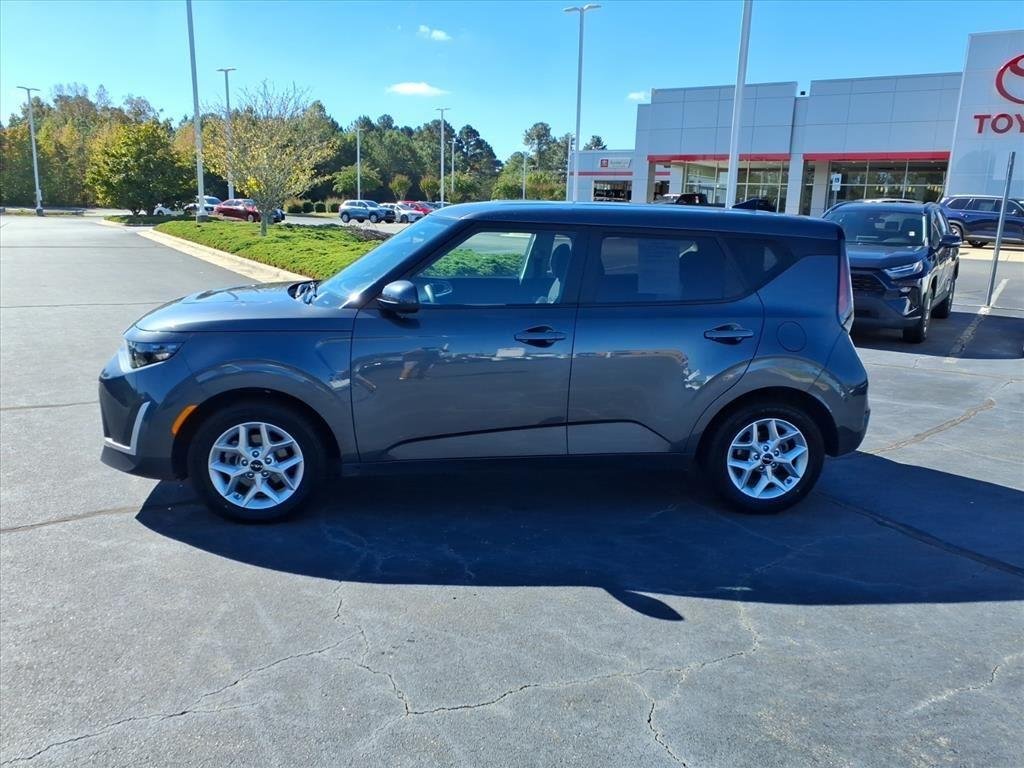 2024 Kia Soul LX photo 2