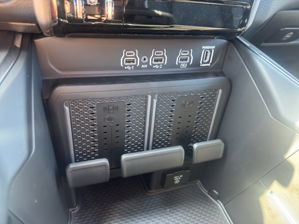 New 2026 Bright White Clear-Coat Exterior Paint RAM Laramie image 25