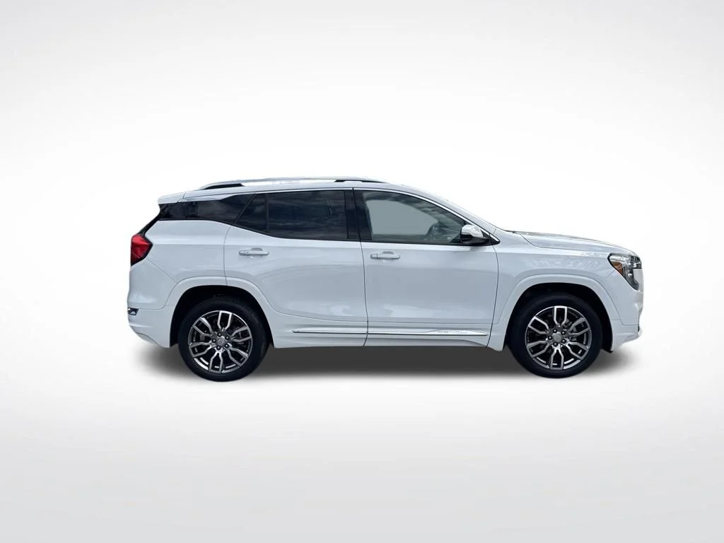 Certified Used 2022 Summit White GMC Denali image 4