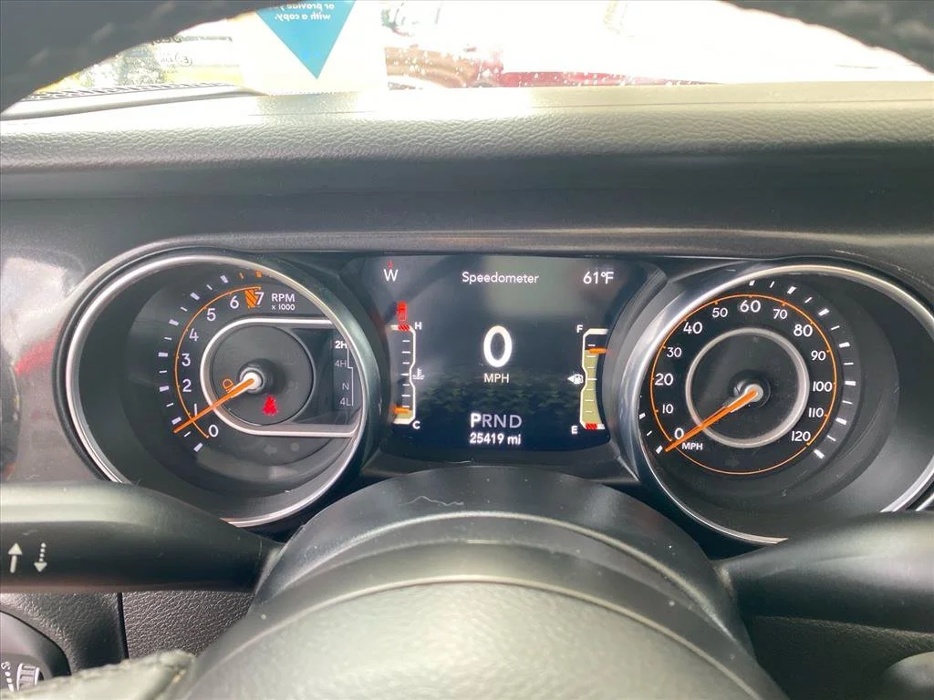Used 2022 Black Clearcoat Jeep Altitude image 20