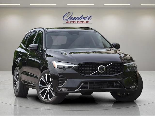 2023 Volvo XC60 B5 Plus Dark Theme