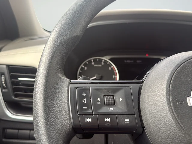 Used 2023 White Nissan SV image 16