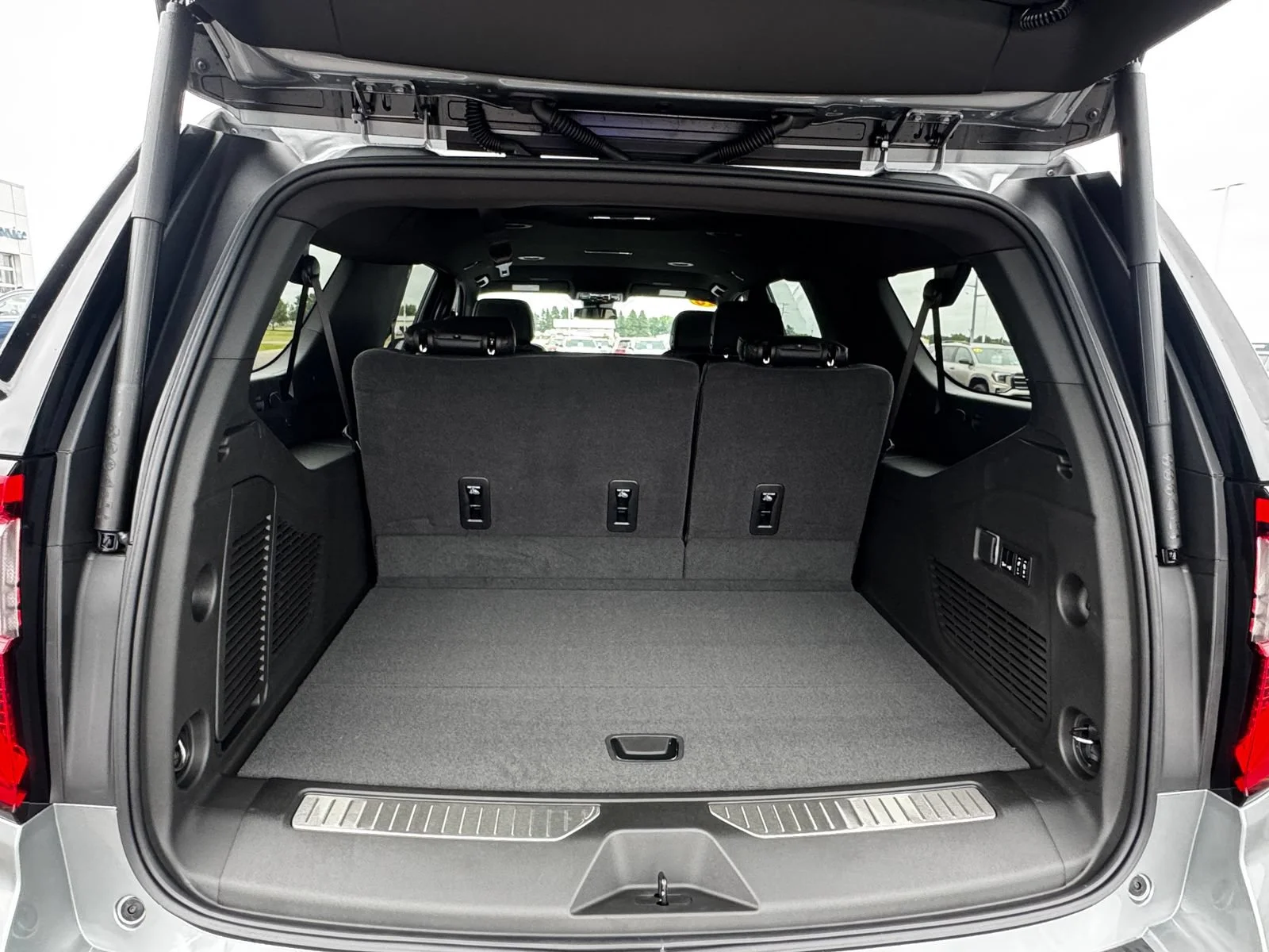 2026 GMC Yukon XL Denali - Photo 10