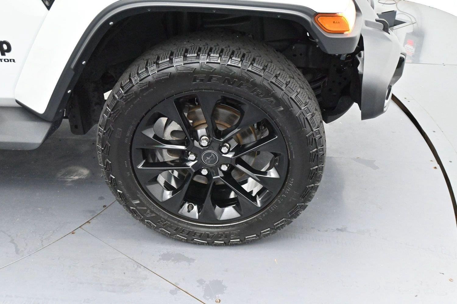 Used 2025 White Jeep Nighthawk image 29