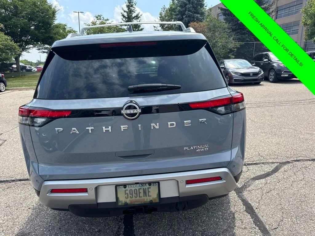 Used 2025 Gray Nissan Platinum image 9