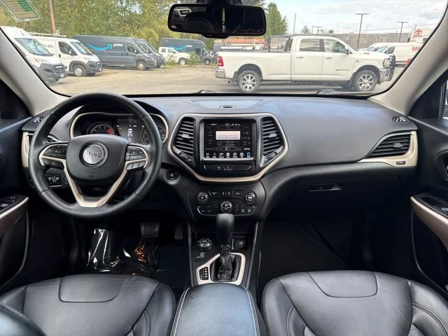 Used 2018 Diamond Black Crystal Pearlcoat Jeep Limited image 11