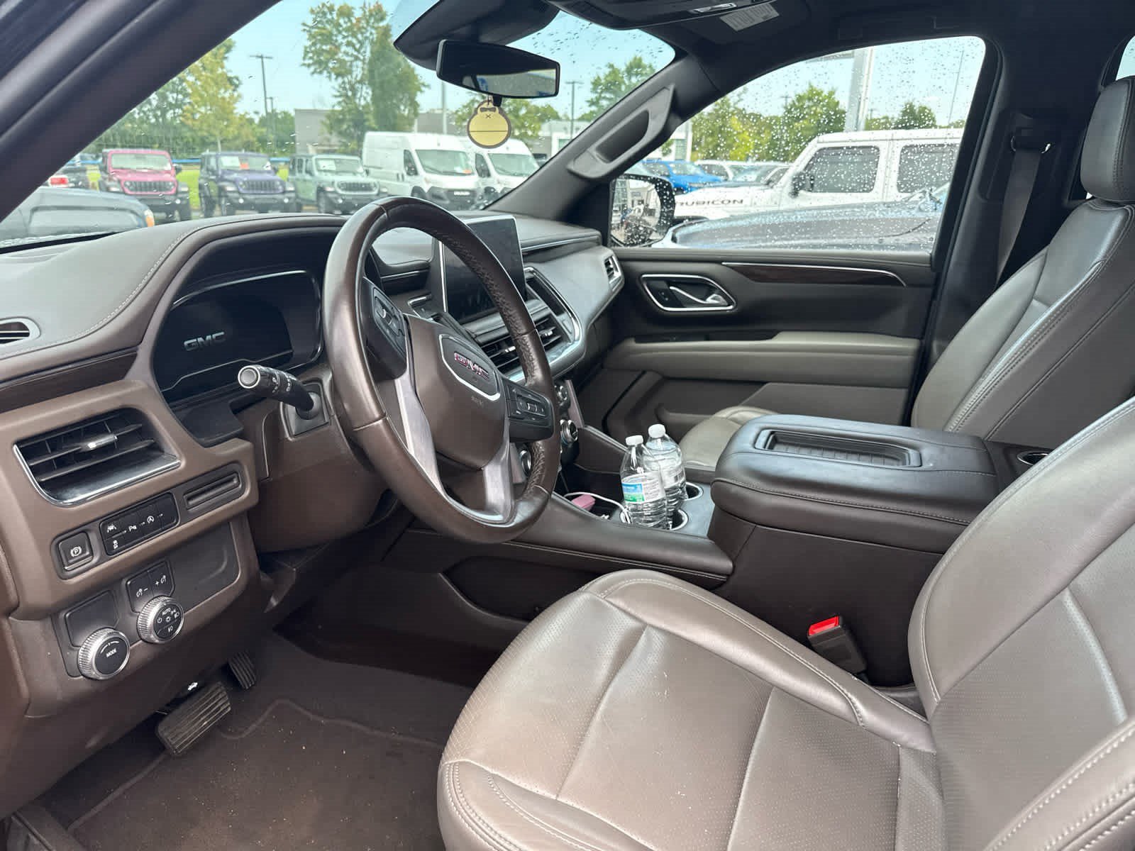 Used 2023 Onyx Black GMC SLE image 6