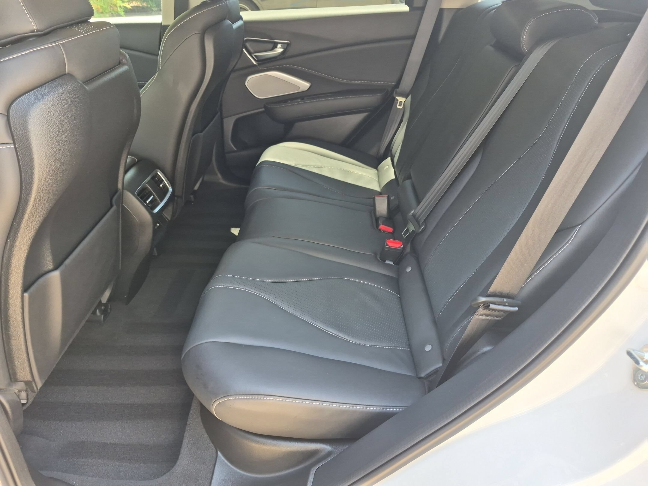 Used 2023 White Acura w/Technology Package image 24
