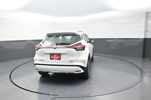 Used 2024 White Nissan SR image 88