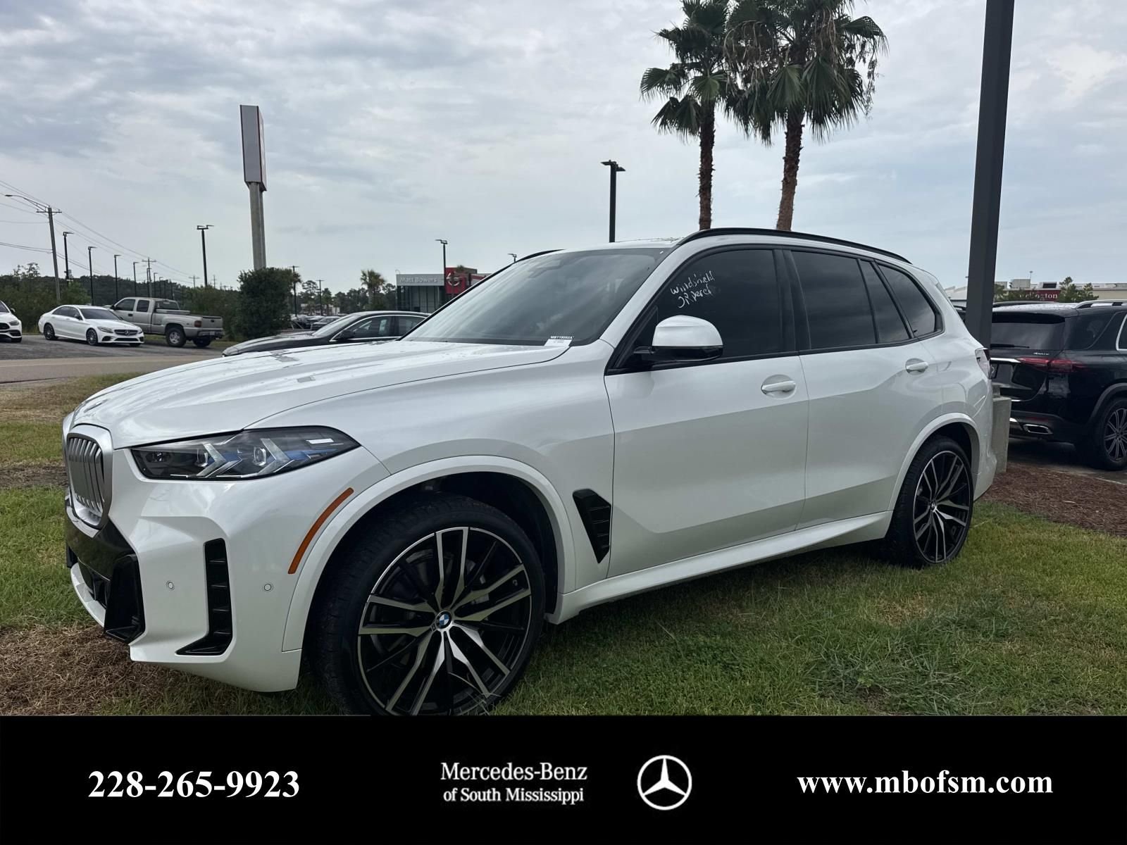 Used 2026 White BMW sDrive40i image 1
