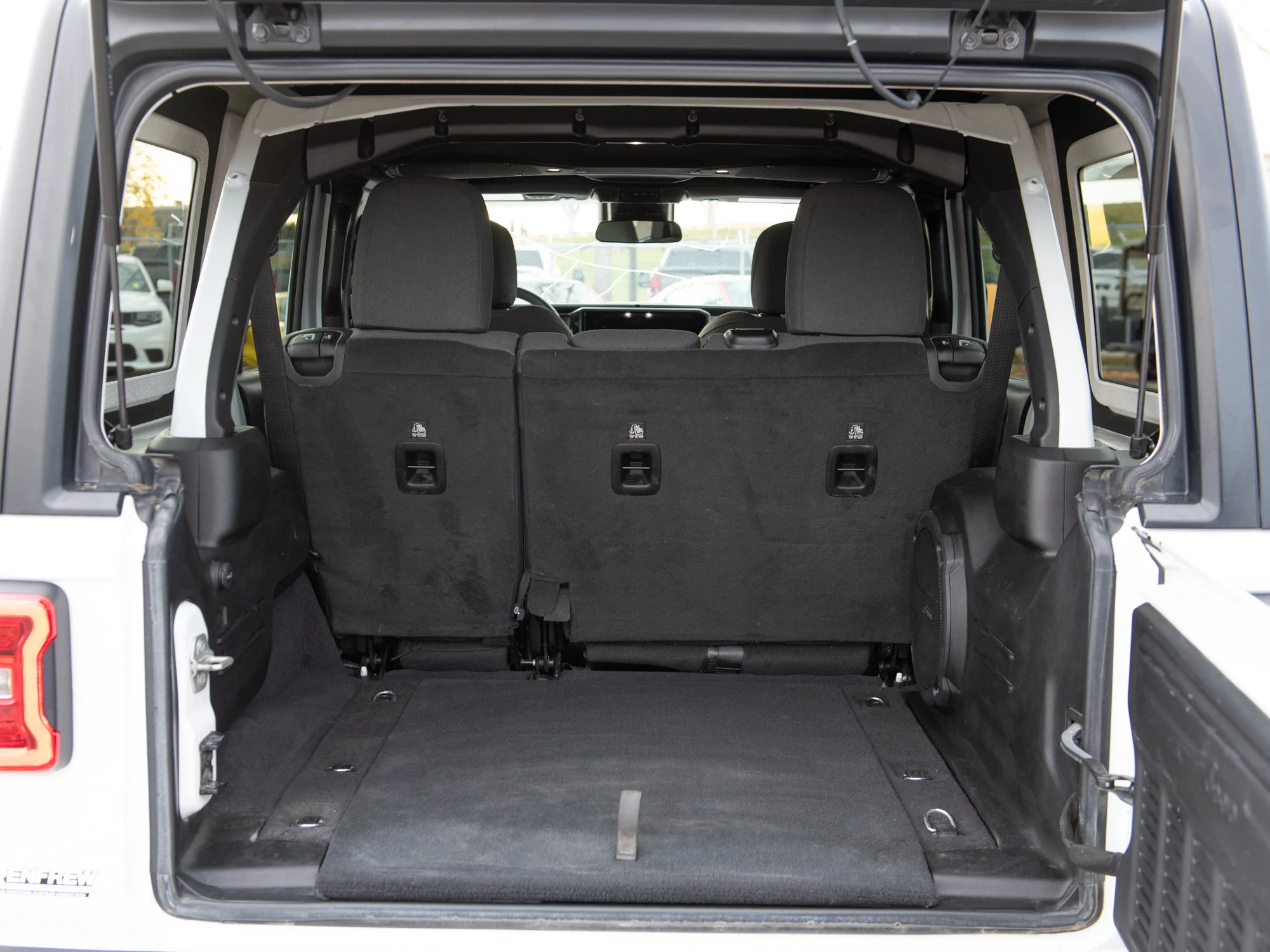 Used 2024 White Jeep Willys* 4 Door 4x4, Safety Group, Rear Locker, Heated Seats/Wheel image 15