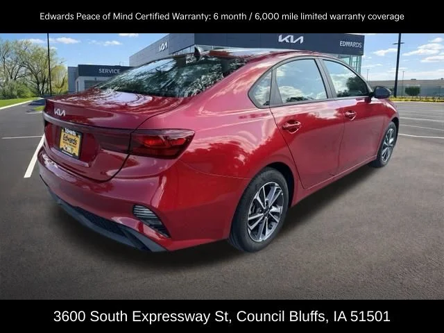 Used 2023 Red Kia LXS image 3