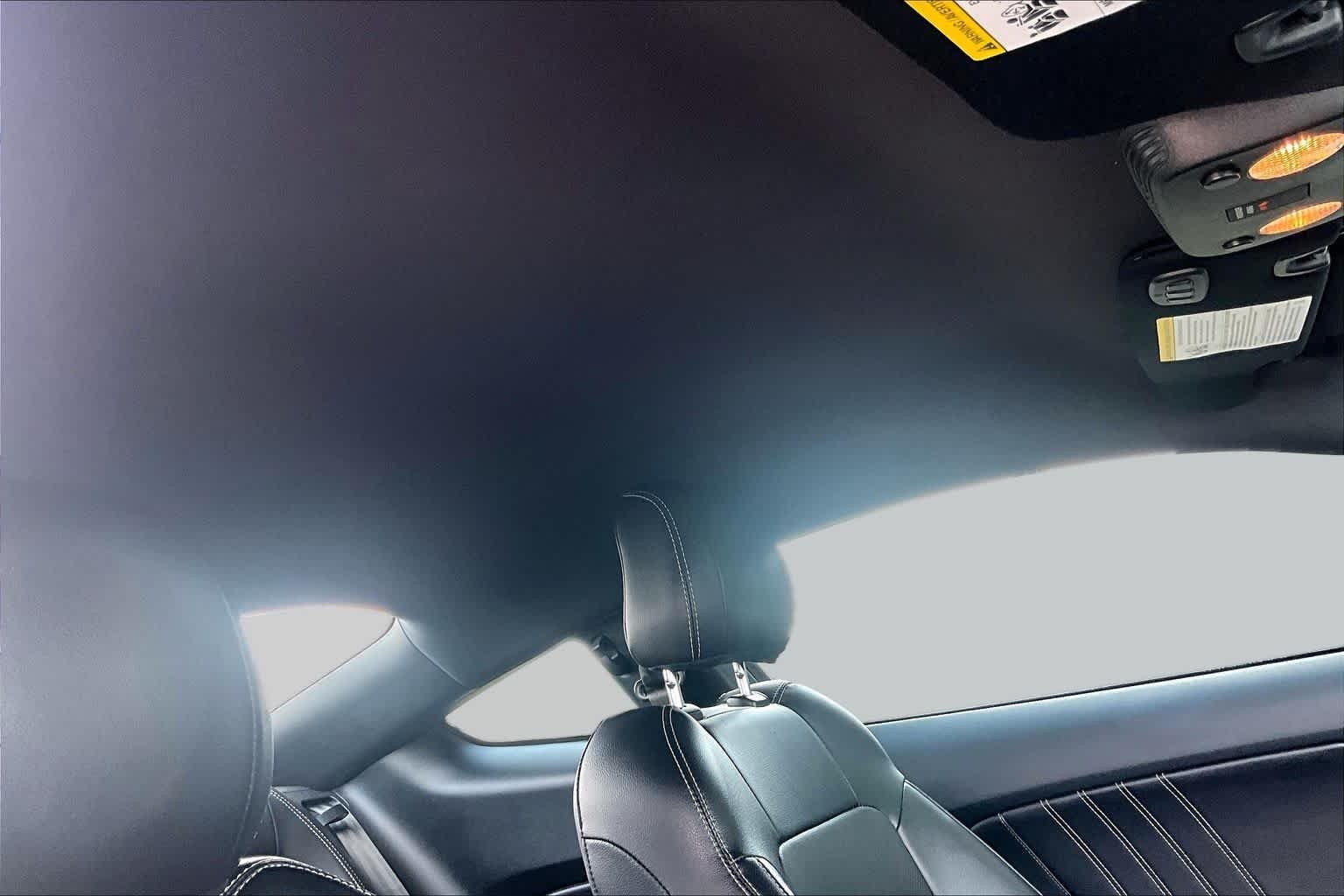Used 2019 Magnetic Metallic Ford GT Premium image 13
