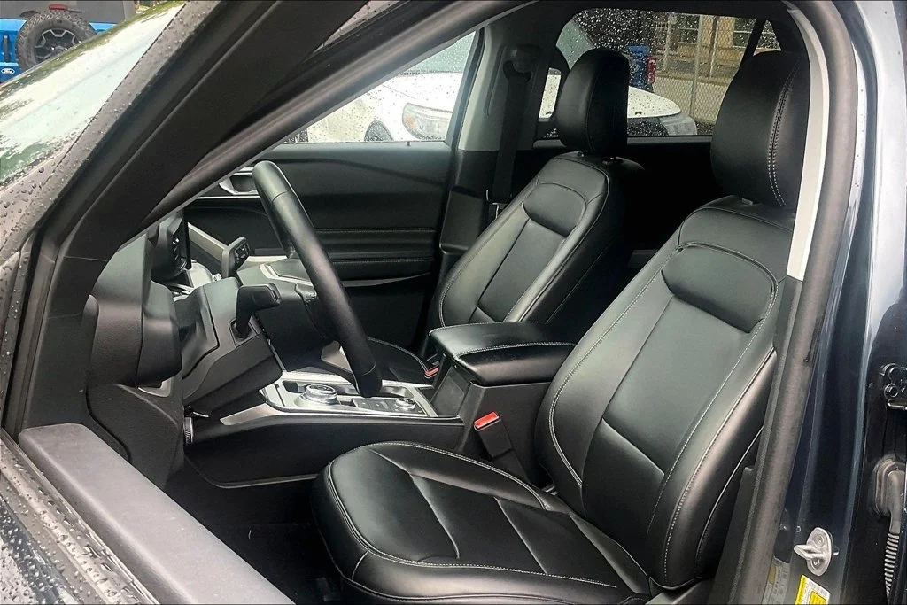 Used 2024 Blue Metallic Ford XLT image 24