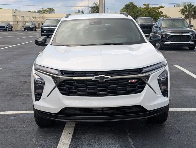 New 2026 Summit White Chevrolet 2RS image 2