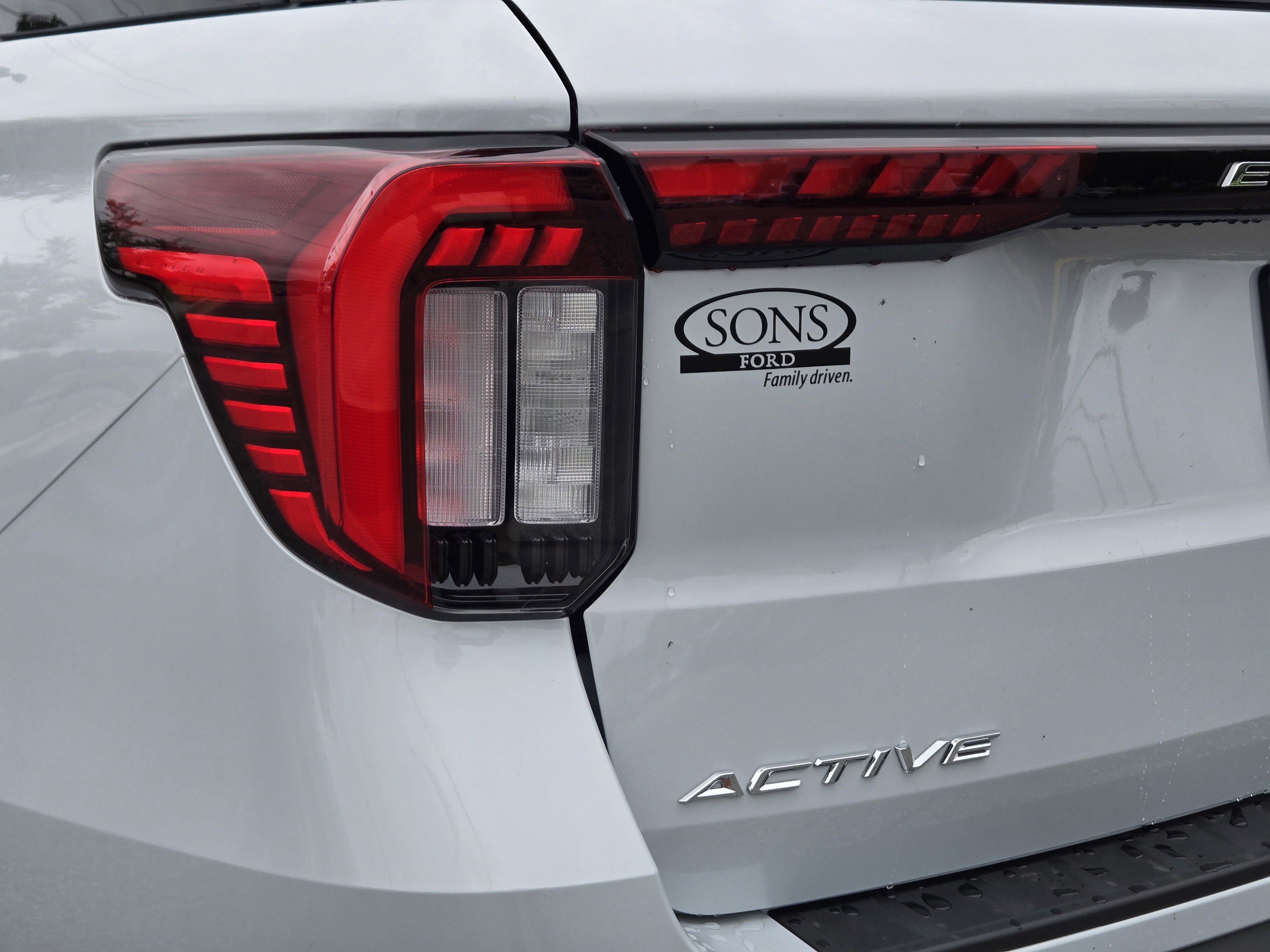 New 2026 Space White Metallic FORD Active image 10