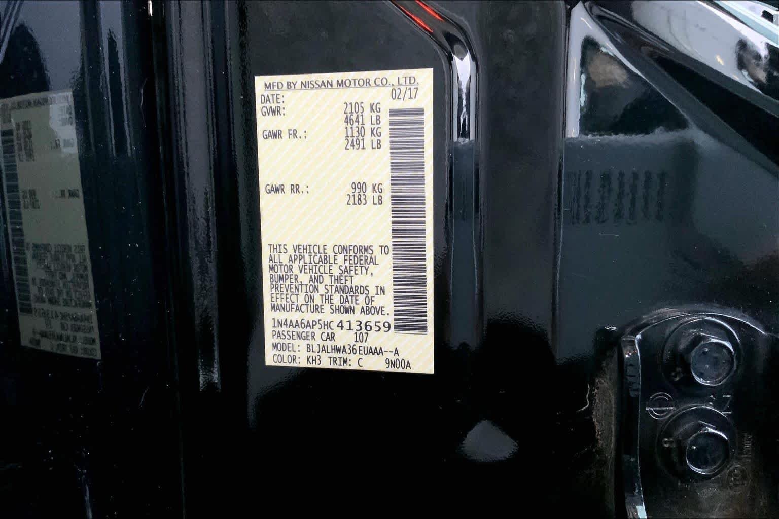 Used 2017 Super Black Nissan Platinum image 30