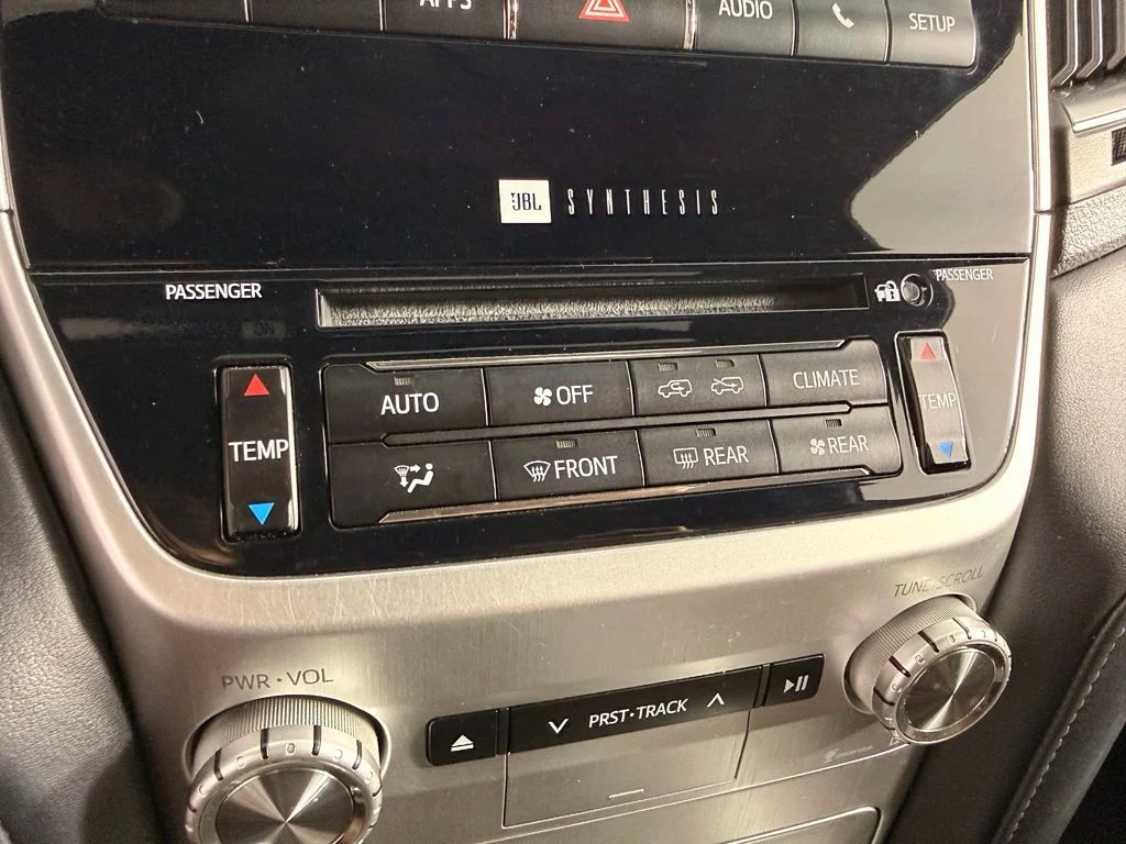 Used 2016 Silver Toyota Base image 27