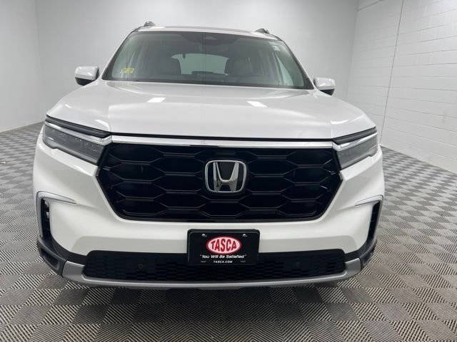 Used 2023 White Honda Touring image 3