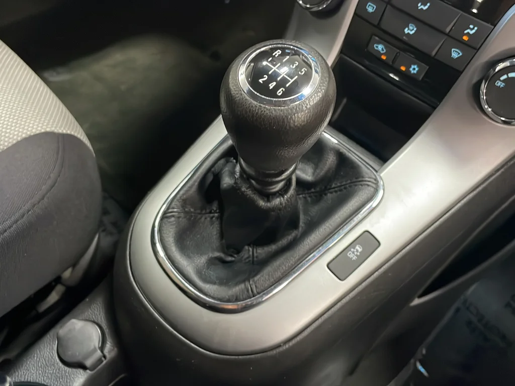 Used 2013 Silver Chevrolet LS image 37