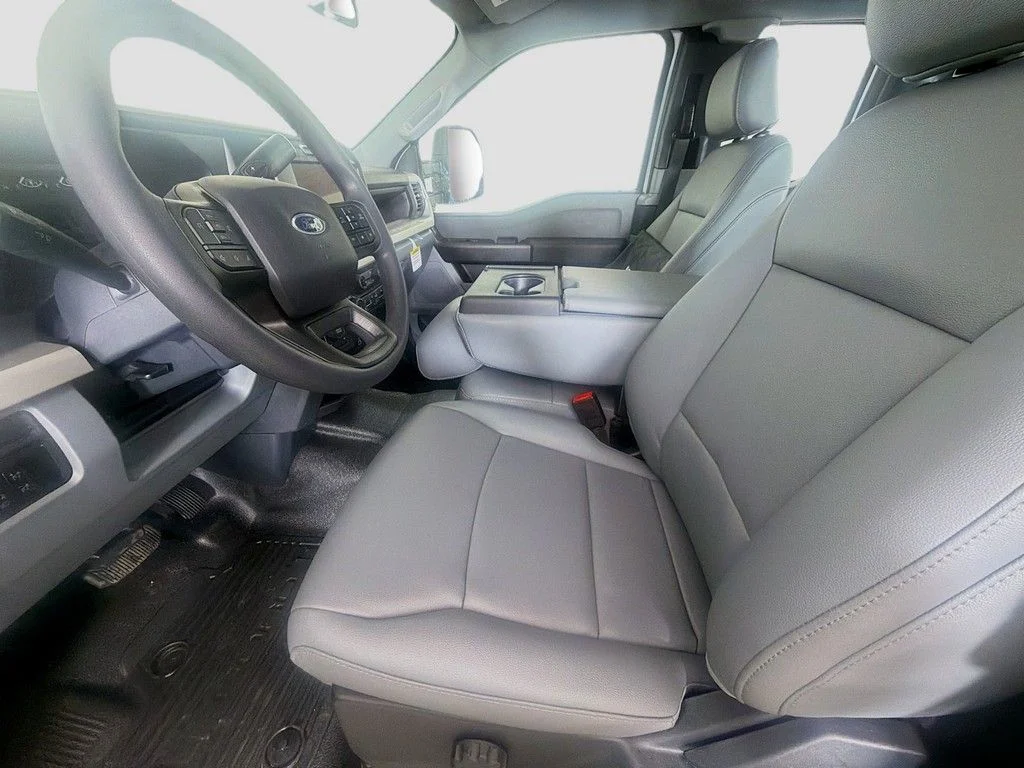 New 2026 Oxford White Ford F-250® XL image 17