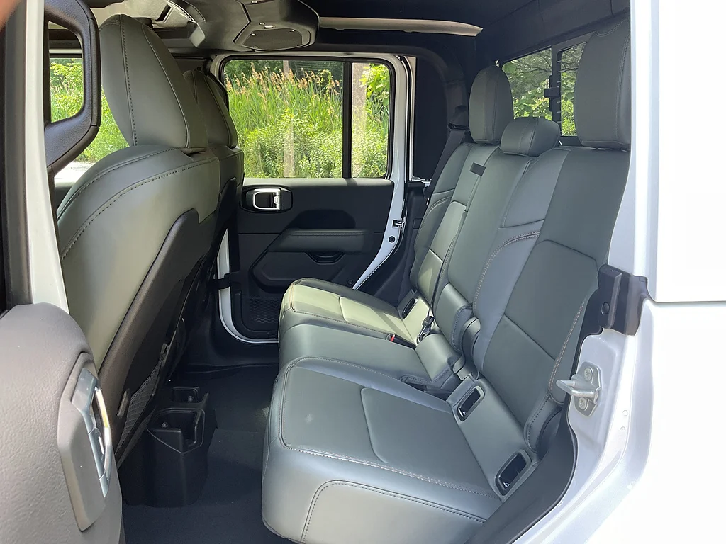 New 2026 Bright White Clearcoat Jeep Mojave X 4x4 image 9