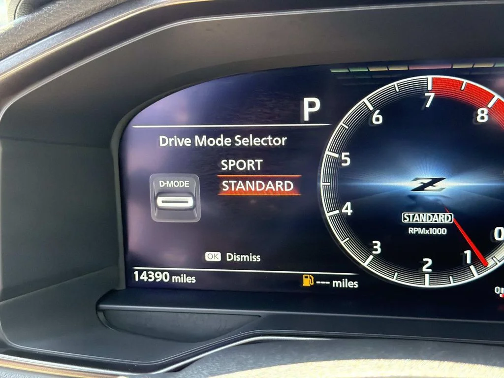 Used 2025 Black Diamond Pearl Nissan Performance image 13