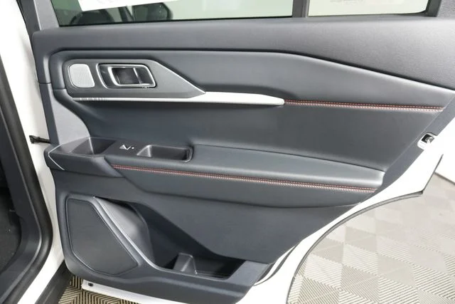 New 2026 Star White Metallic Tri-Coat Ford ST image 32