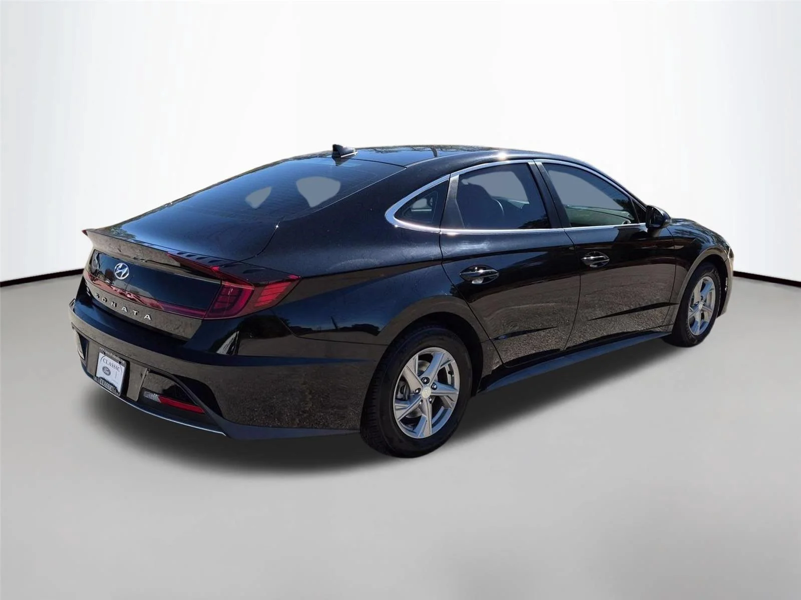 Used 2023 Nocturne Black Hyundai SE image 5