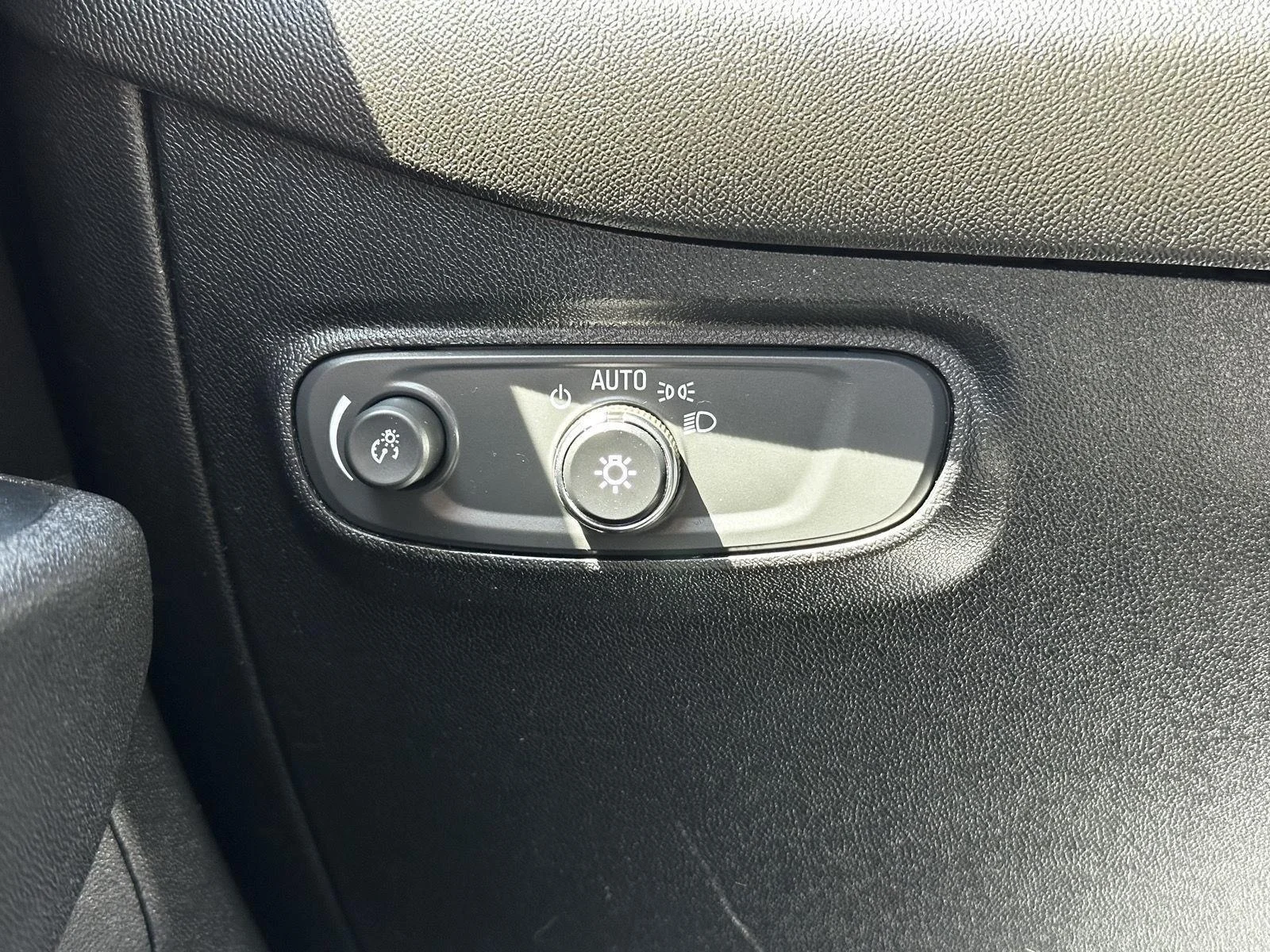 Used 2018 Sandy Ridge Metallic Chevrolet LS image 25