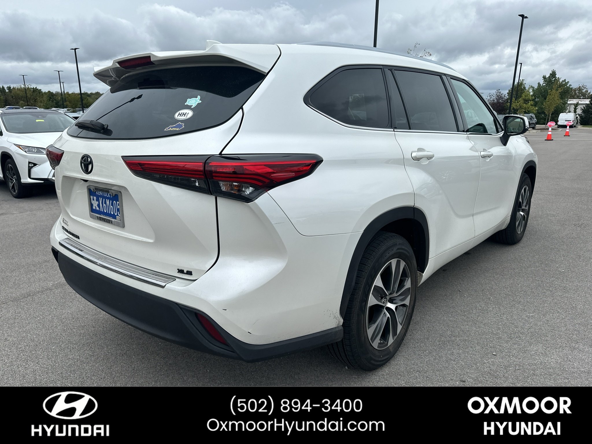 Used 2021 Blizzard Pearl Toyota XLE image 15