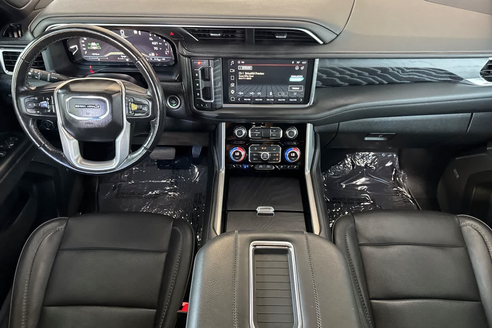 Used 2022 White Frost Tricoat GMC Denali image 3