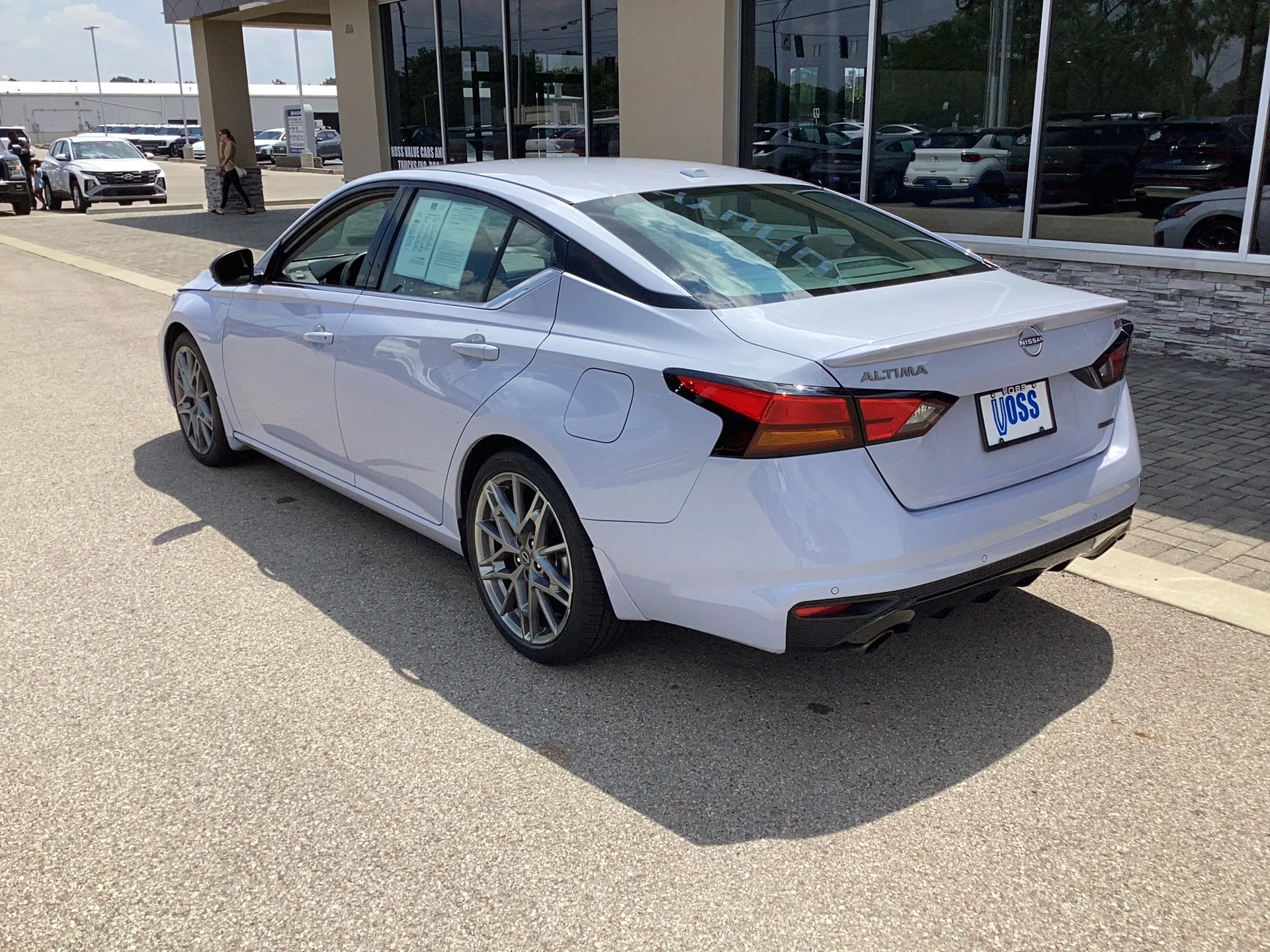 Used 2024 GRAY Nissan 2.0 SR image 6