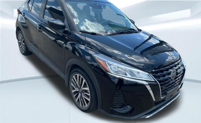Used 2021 Black Nissan SV image 8