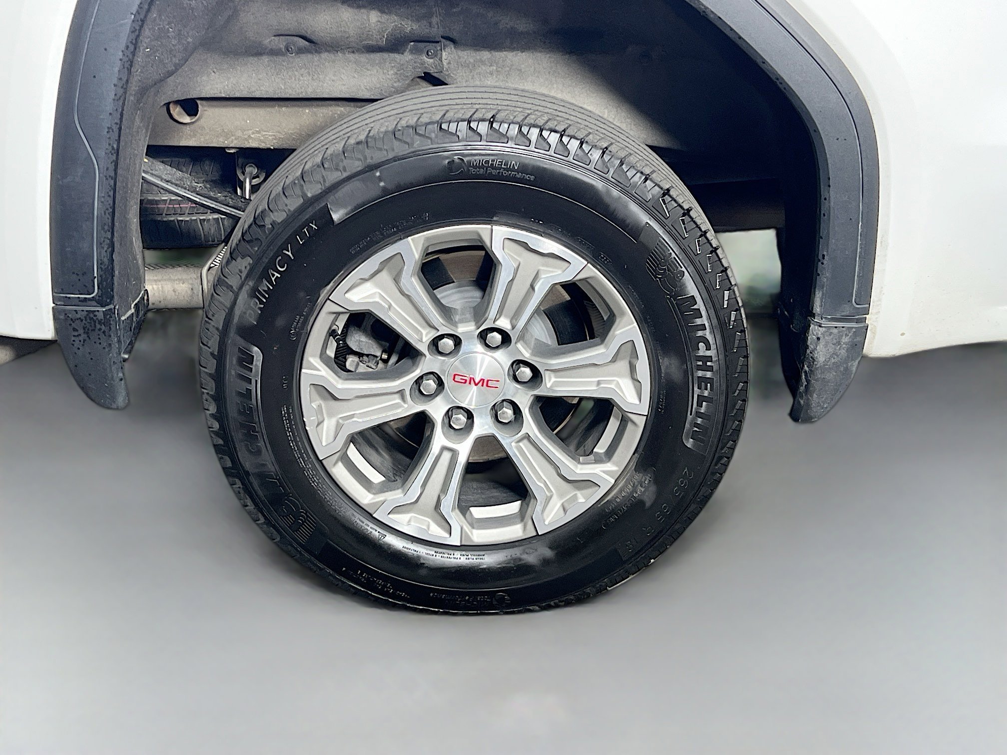 Used 2025 Summit White GMC SLT image 37