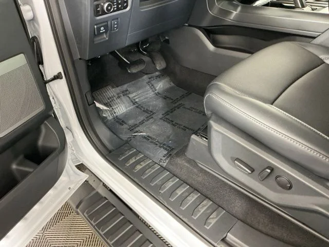 New 2026 Oxford White Ford Lariat image 17