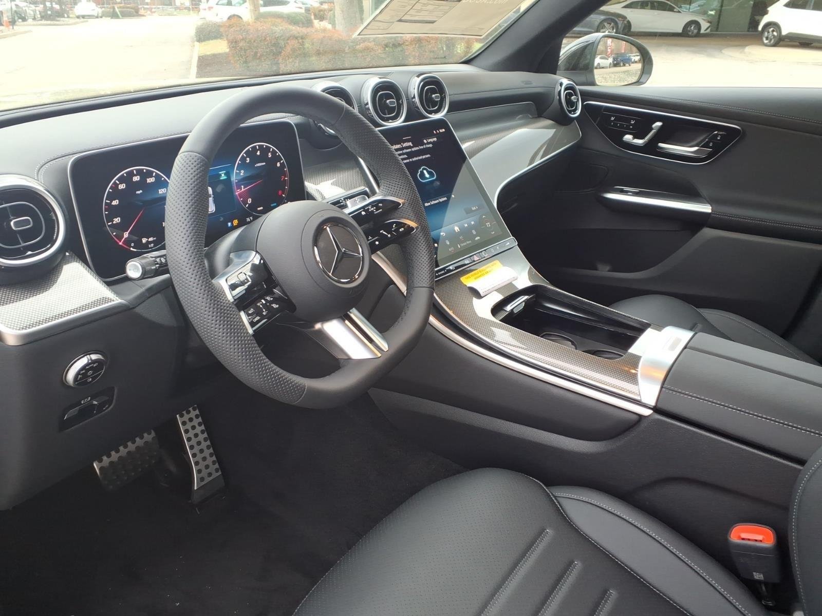 New 2026 Black Mercedes-Benz GLC 300 image 28