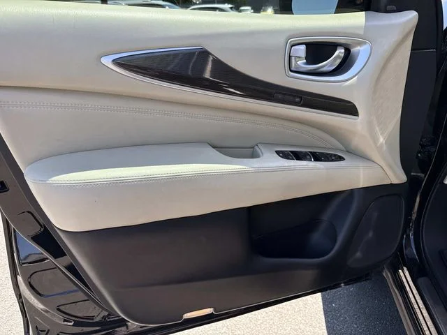 Used 2019 Black INFINITI LUXE image 26