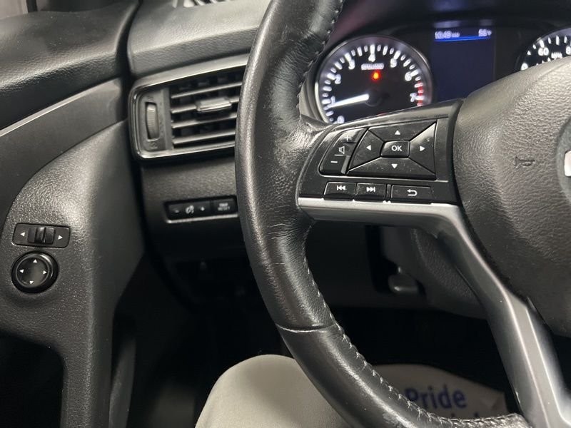 Used 2018 Silver Nissan SV image 22