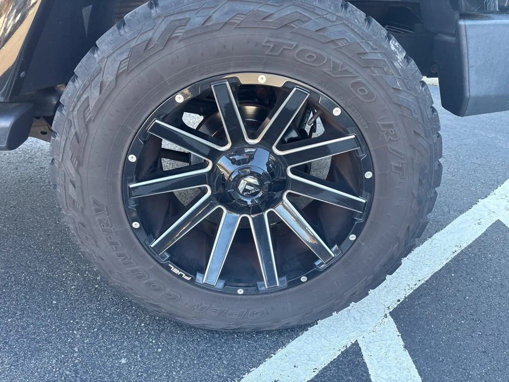 Used 2018 Black Jeep Unlimited Sahara image 5