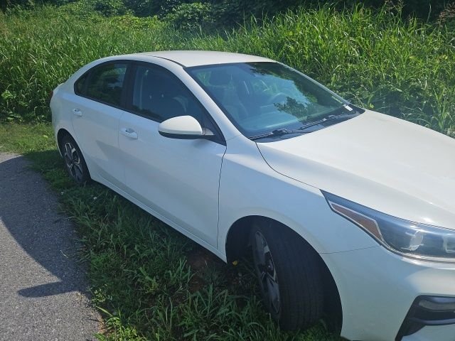 Used 2020 White Kia LXS image 2