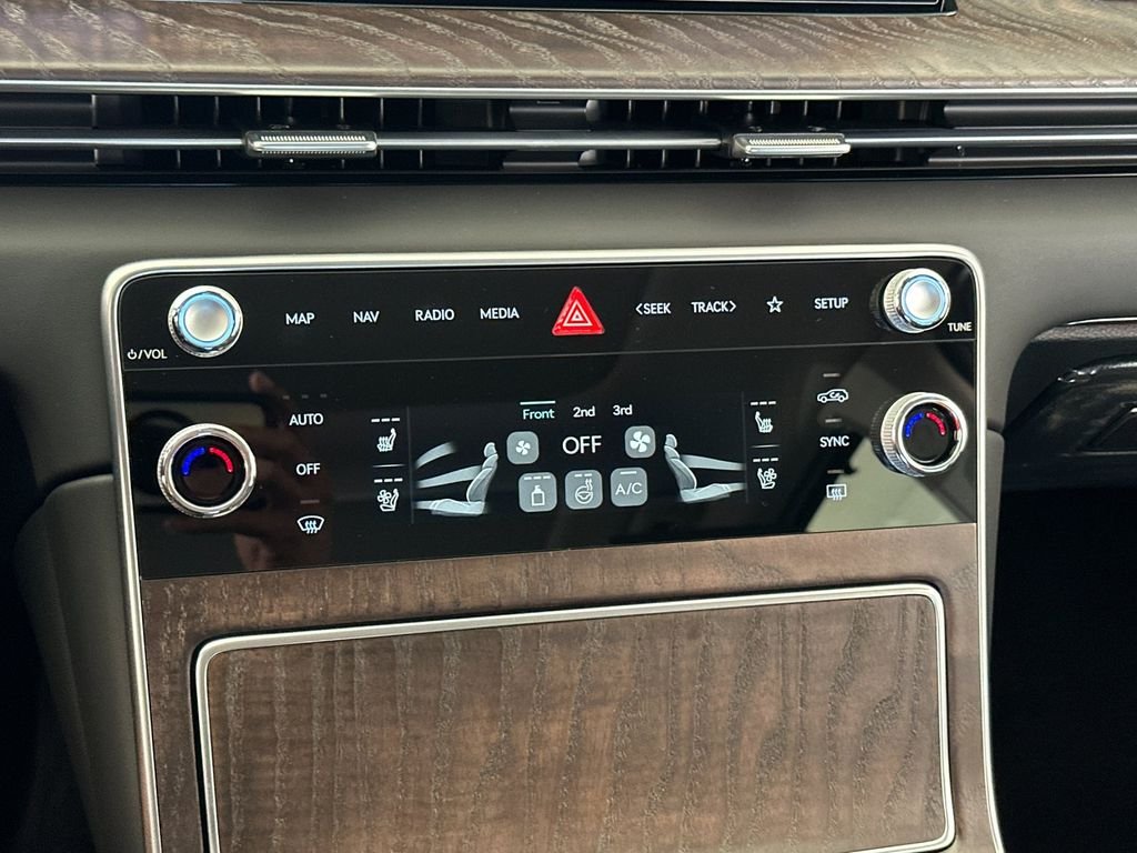New 2026 Silver Genesis 2.5T Prestige image 22