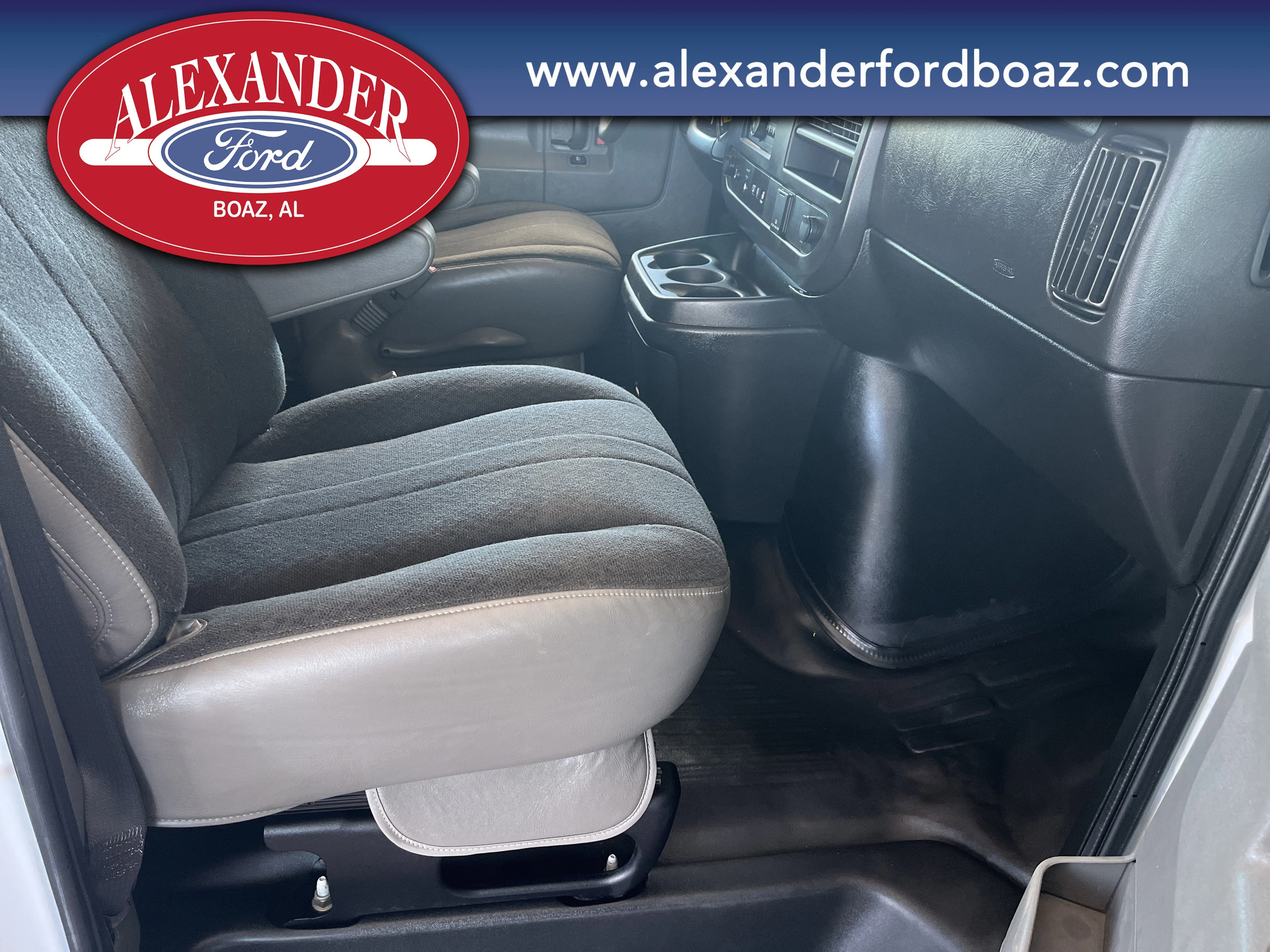 Used 2020 White Chevrolet CARGO image 11