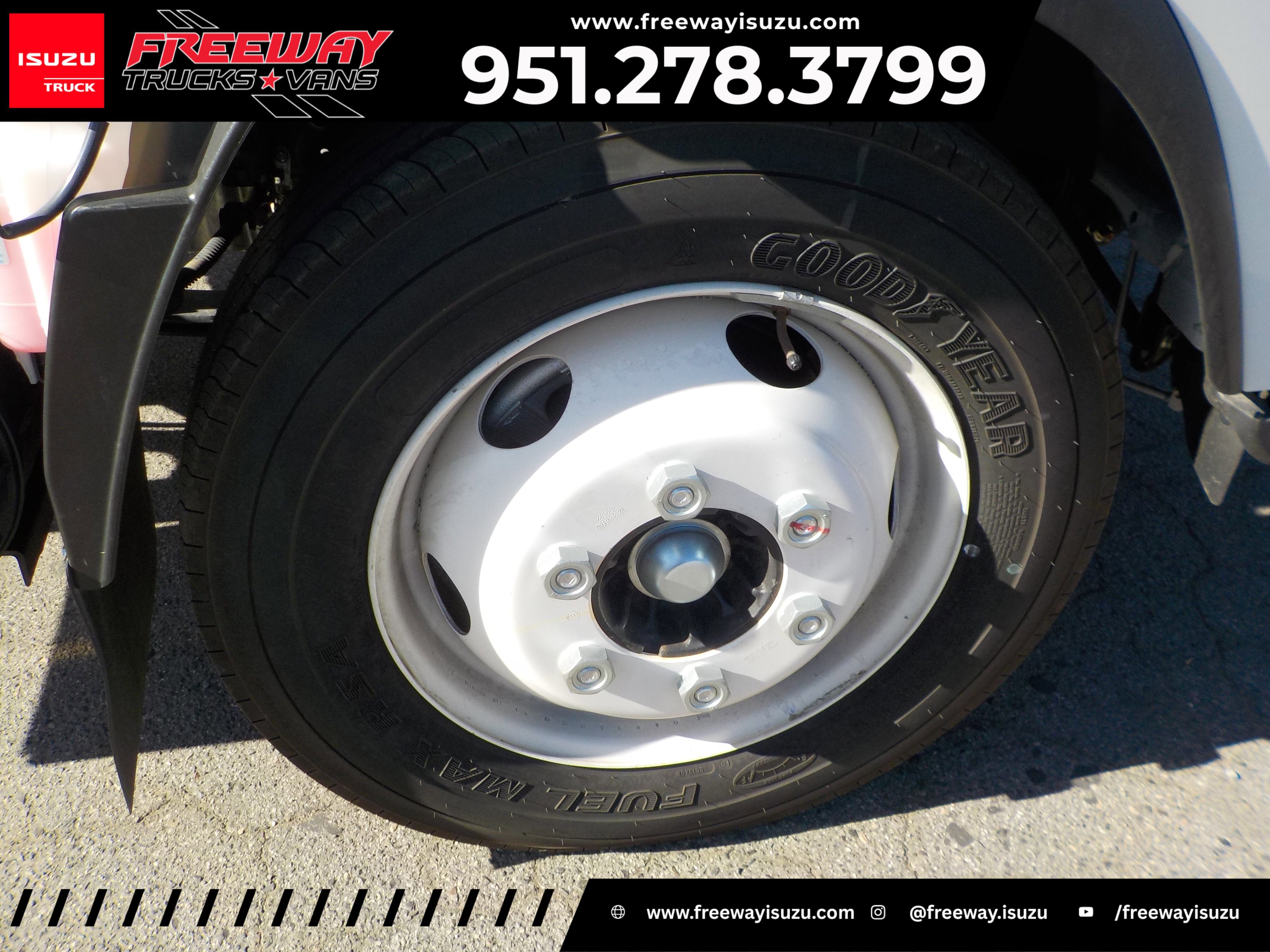 2024 Isuzu NPR HD - Photo 13