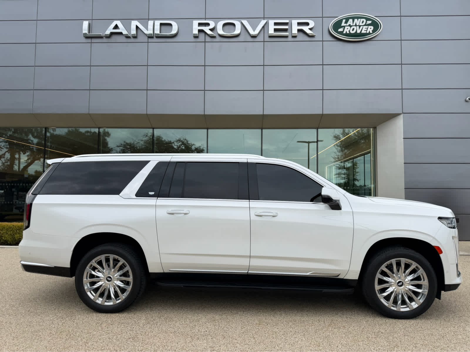 Used 2024 Crystal White Tricoat Cadillac 4WD Premium Luxury image 4
