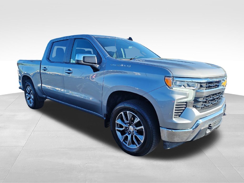 Used 2024 Gray Chevrolet LT image 7