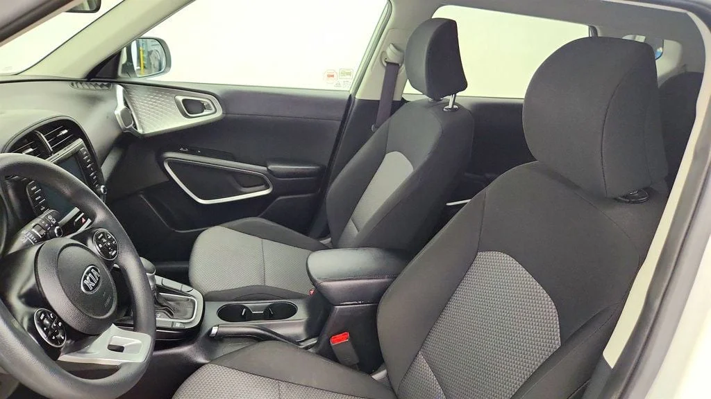 Used 2020 Snow White Pearl Kia LX IVT image 19